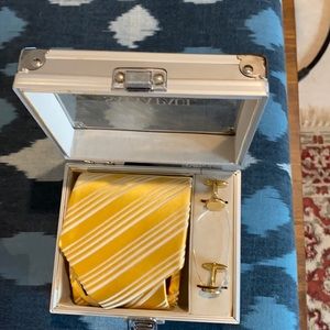Satya Paul Tie and cuff link set- Unused